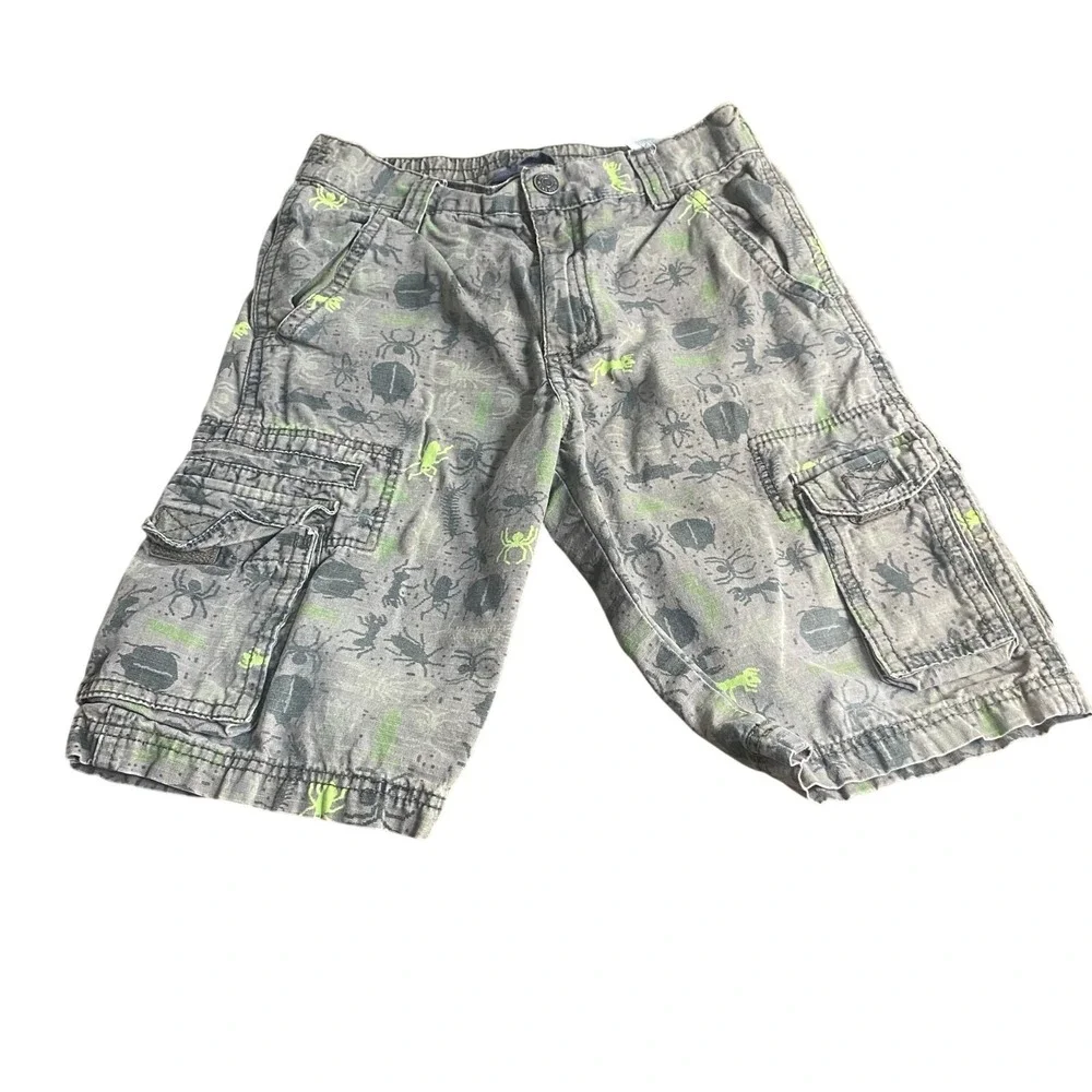 H&M green bug cargo pull on elastic waistband shorts‎ SIZE 4-5